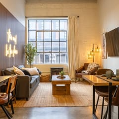 Free Parking · King Bed · Historic