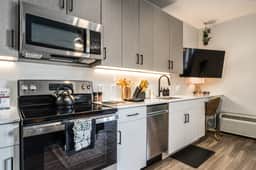 Hot Tub, King Bed, Coffee Bar, Balcony - Image 5