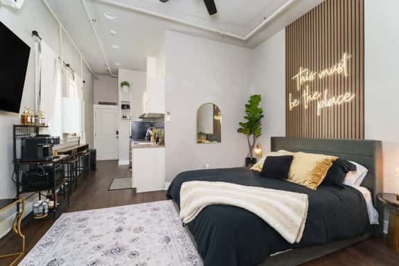 Sherman Ave Loft · Walk to Lake · Downtown - Image 1